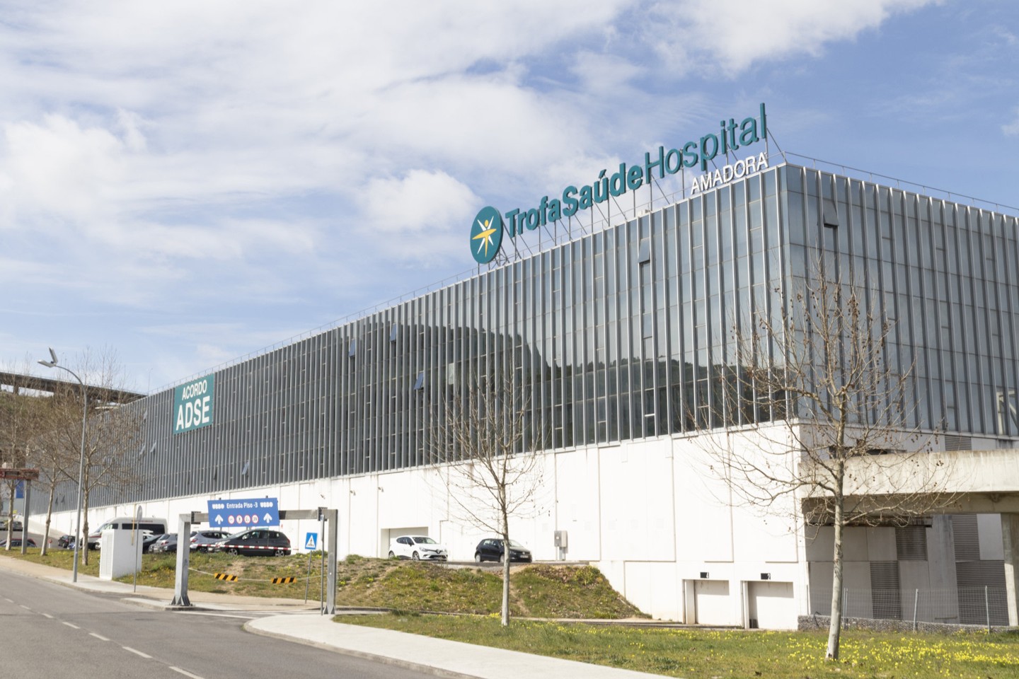 Exterior do hospital Trofa Saúde Amadora